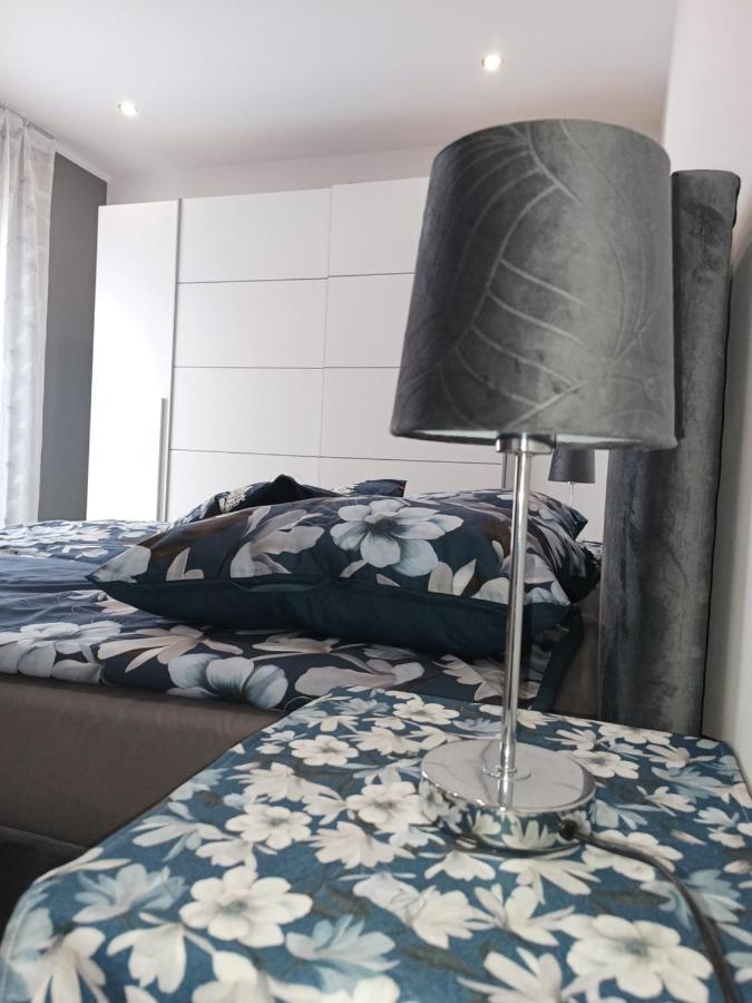 Apartament Przy Kopalni Srebra タルノフスキェ・グルィ エクステリア 写真